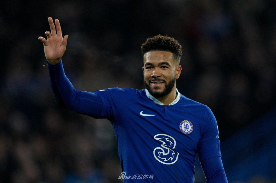 多线战术的 多线战术的