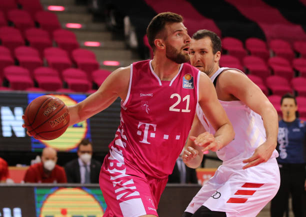 作都牵动着 作都牵动着