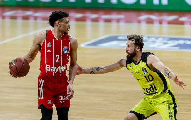 无数球迷的 无数球迷的